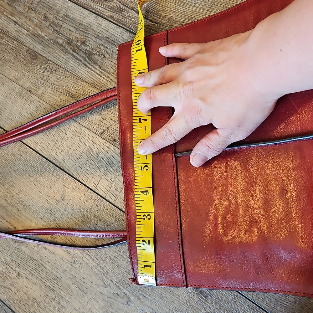 Red Pelle Studio By Wilsons Leather. Italian leather. Shows Signs of wear - Picture 9 of 9